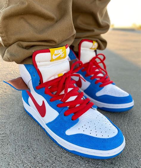 nike sb dunk high dunkelblau|nike sb dunk high doraemon.